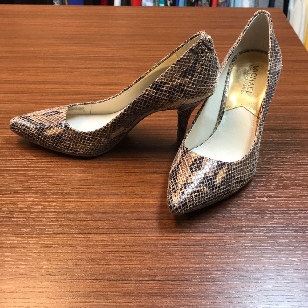 Michael Kors pumps - 3 inch heels